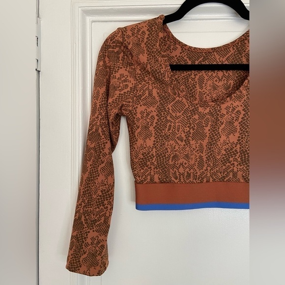 Olympia Activewear Long Sleeve Mira Crop Top Brown Snakeskin Activewear Workout - Picture 7 of 10